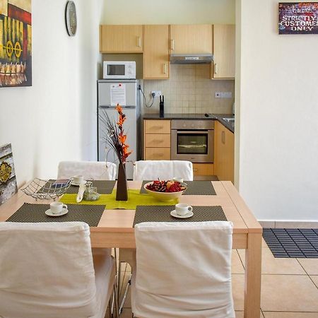 Amigos Apartment Mythical Протарас Екстериор снимка