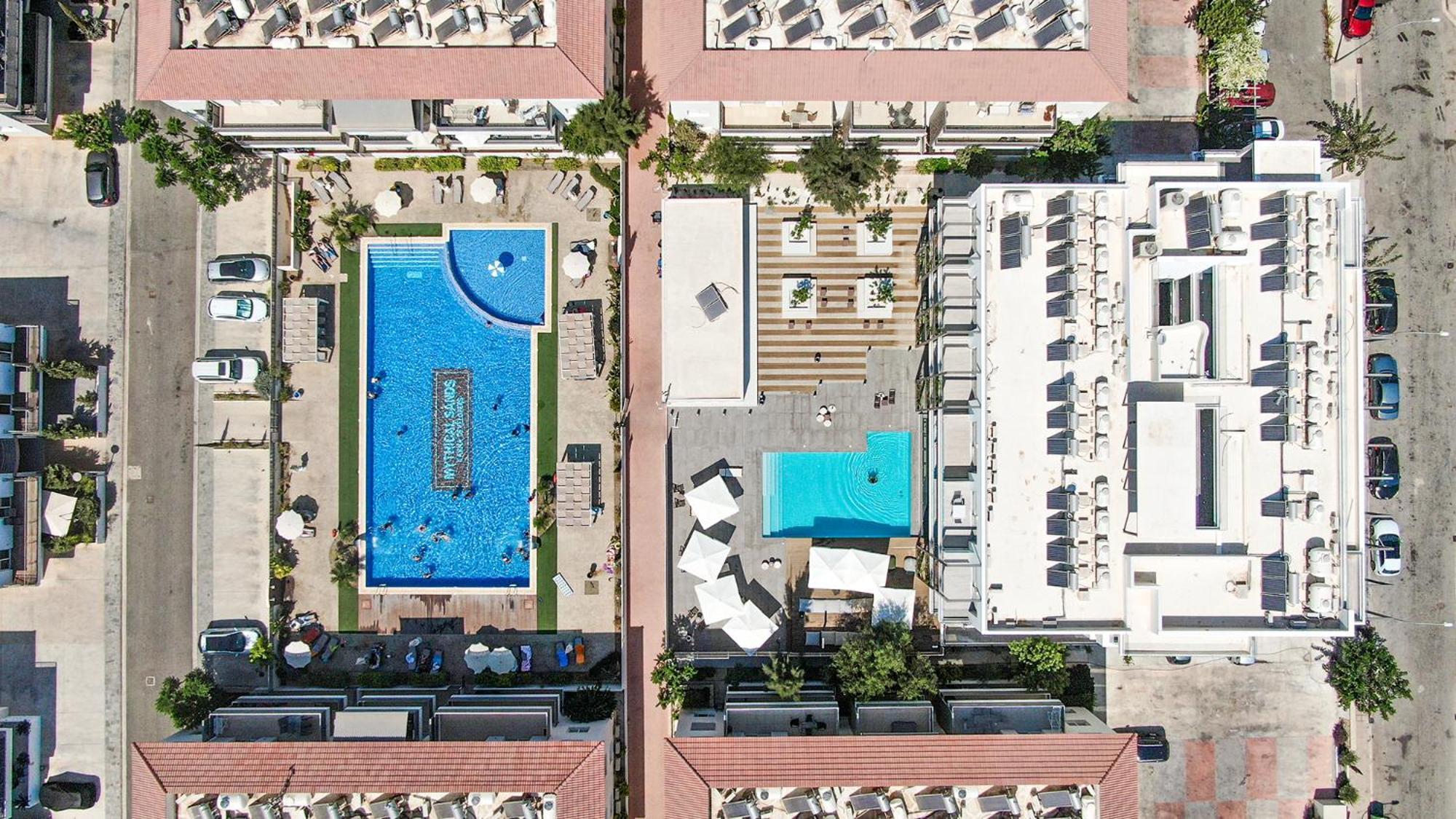 Amigos Apartment Mythical Протарас Екстериор снимка