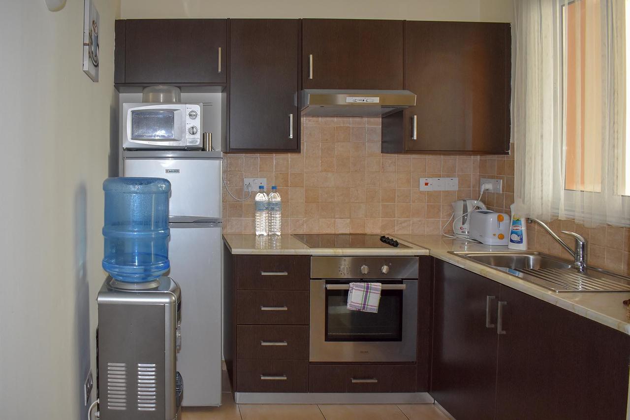 Amigos Apartment Mythical Протарас Екстериор снимка